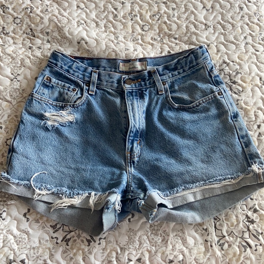 Vintage Levi’s Mid Rise Shorts size M